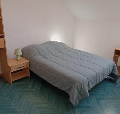 Chambre meublée avec Douches et Toilettes privatives