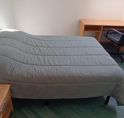 Chambre meublée avec Douches et Toilettes privatives