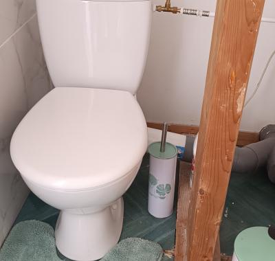Chambre meublée avec Douches et Toilettes privatives