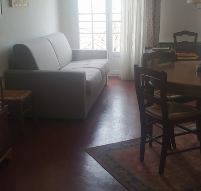 Appartement studio de 40m2, intramuros, à 5 minutes de la gare à pied