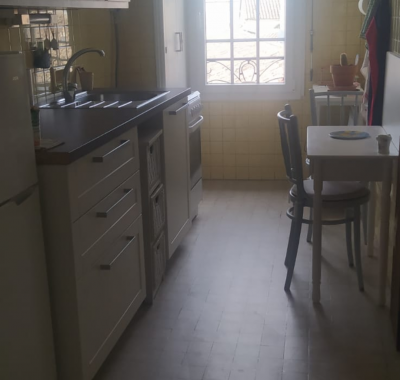 Appartement studio de 40m2, intramuros, à 5 minutes de la gare à pied