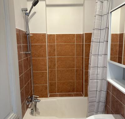 Chambre privée au pied du métro