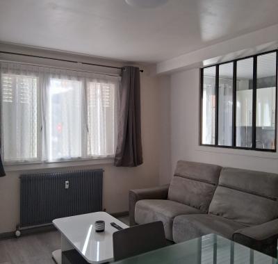 JOLI APPART BIEN AMENAGE