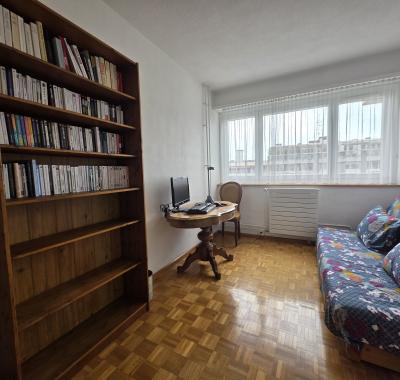 A louer à étudiante/femme