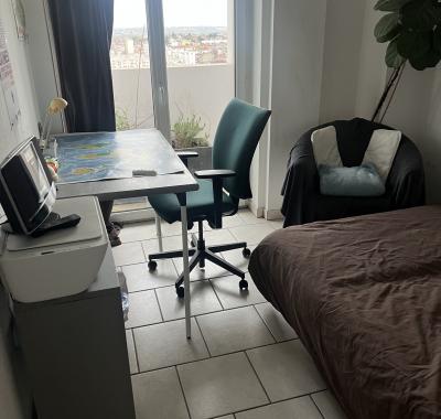 Chambre lumineuse à louer