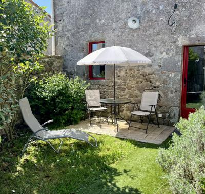 Maison à la campagne " LES OLIVIERS"