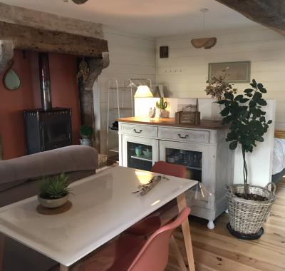 Maison à la campagne " LES OLIVIERS"