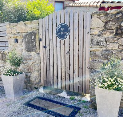 Maison à la campagne " LES OLIVIERS"