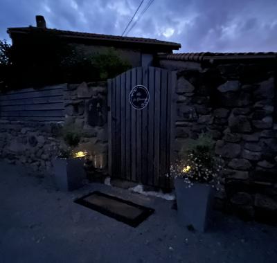 Maison à la campagne " LES OLIVIERS"