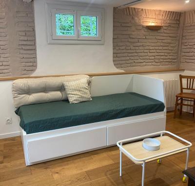 Studio tout équipé entre ville et campagne