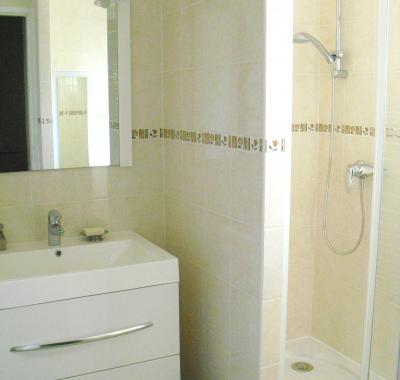 Chambre + sdb à sous louer à Cestas près Bordeaux