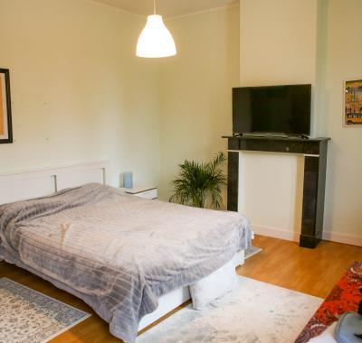 Chambre oklm avec salle douche et wc privée