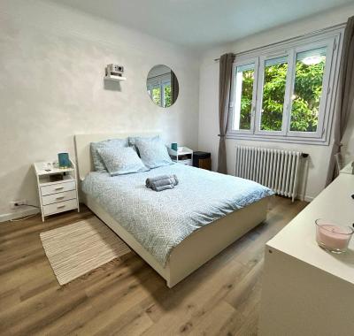 Chambre dans Gde maison, proche RER A -univ-Gdes Ecoles