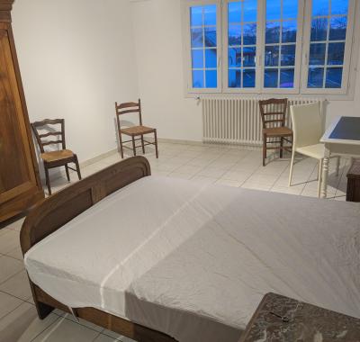 Grande Chambre meublée en coloc avec grand séjour, La Crèche Centre