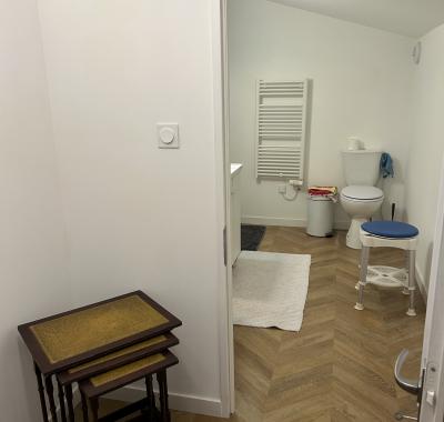 Location chambre avec salle de bains wc individuels