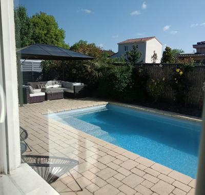 Chambre avec salle d'eau et wc privatifs à louer