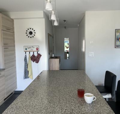 Chambre à louer, salle de bain, parking gratuit