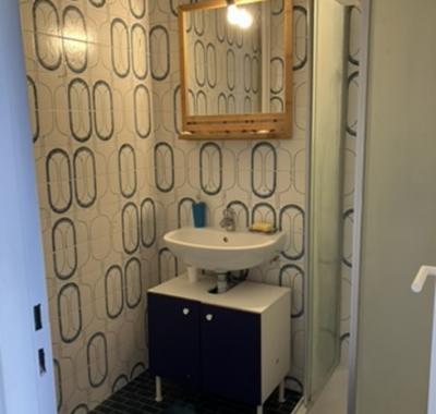 CHAMBRE AVEC SALLE D’EAU PRIVÉE, LES ULIS.