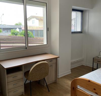 Chambre RDC à louer tout compris