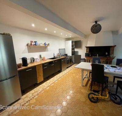 Grande chambre à louer chez l”habitant