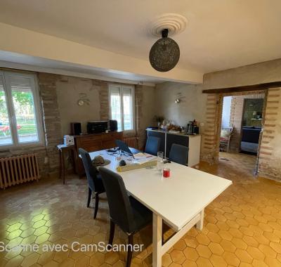 Grande chambre à louer chez l”habitant