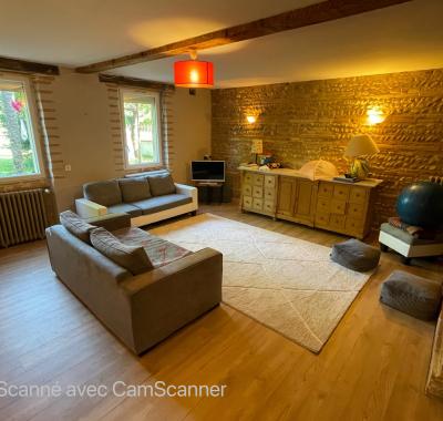 Grande chambre à louer chez l”habitant