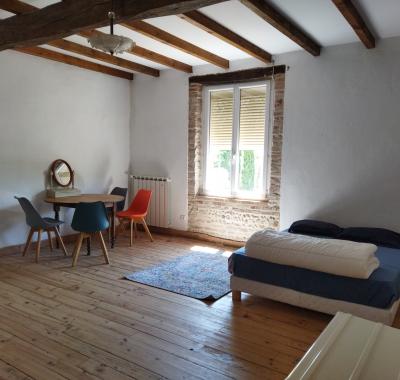 Grande chambre à louer chez l”habitant