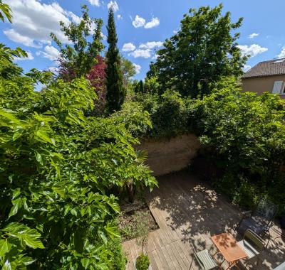 Chambre meublée avec SDB privative dans grande maison Lyon 5