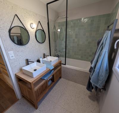 Chambre meublée avec SDB privative dans grande maison Lyon 5