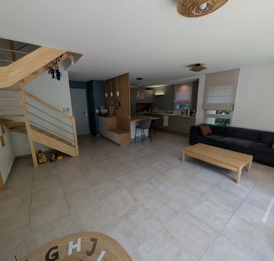 Chambre meublée avec SDB privative dans grande maison Lyon 5