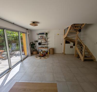 Chambre meublée avec SDB privative dans grande maison Lyon 5