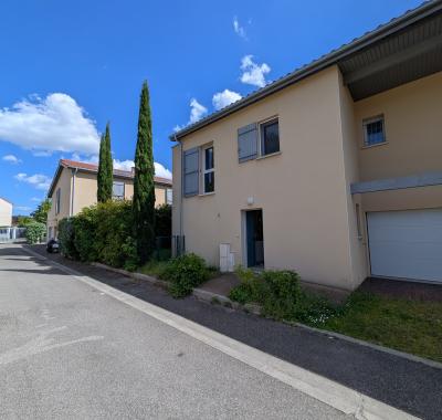 Chambre meublée avec SDB privative dans grande maison Lyon 5