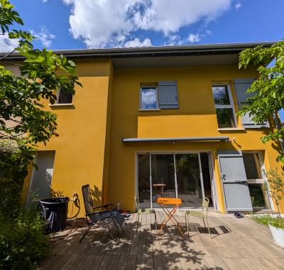 Chambre meublée avec SDB privative dans grande maison Lyon 5