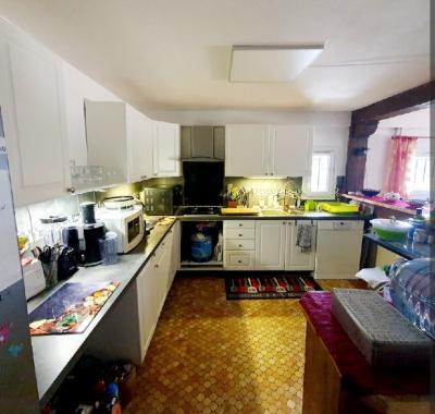 Chambre meublée
