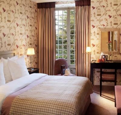 Chambre à Paris intra-muros.