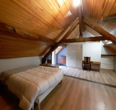 Chambre meublée