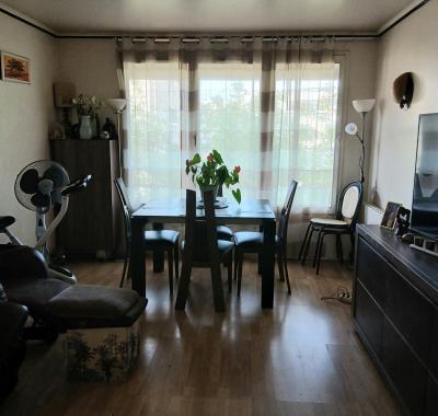 Chambre pour fille chez l’habitant