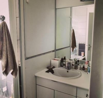 Chambre meublée à louer chez l'habitant