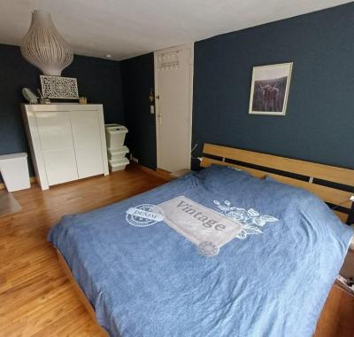 Chambre spacieuse et lumineuse
