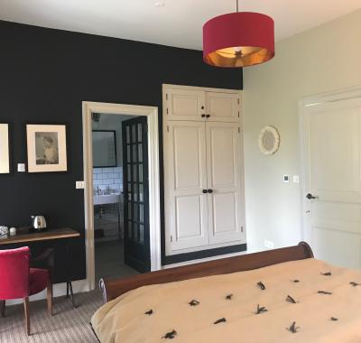 Chambre avec salle de bain WC privés