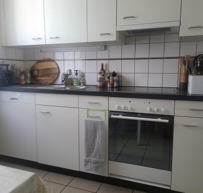 Grande chambre privée meublée