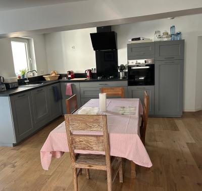 CHAMBRE EN COLOCATION – MAISON MEUBLÉE - JARDIN– ST-SATURNIN-SUR-LOIRE