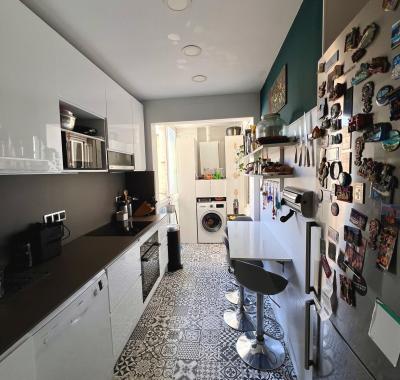 Chambre calme et lumineuse avec sdb privée