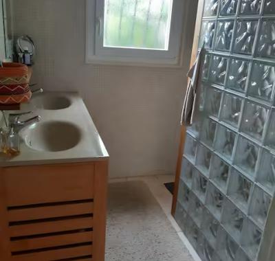 Chambre à louer dans un village près de Valence