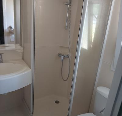 Chambre indépendante avec douche et WC