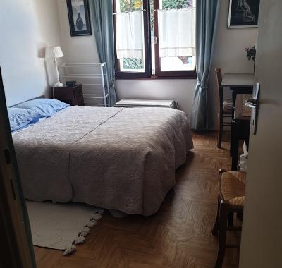 Chambre meublée