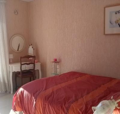 Loue chambre meublée