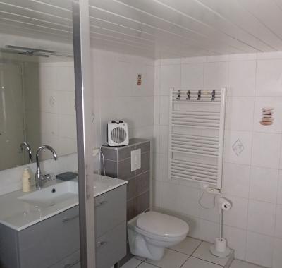 LOGEMENT ÉTUDIANT CHAMBRE MEUBLÉE CHEZ L'HABITANT AU RDC
