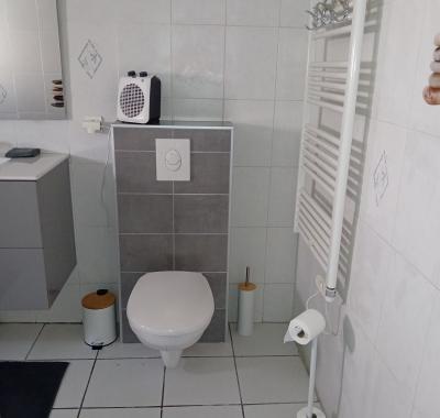LOGEMENT ÉTUDIANT CHAMBRE MEUBLÉE CHEZ L'HABITANT AU RDC