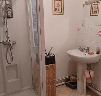 Chambre WC sdb salon chez habitant